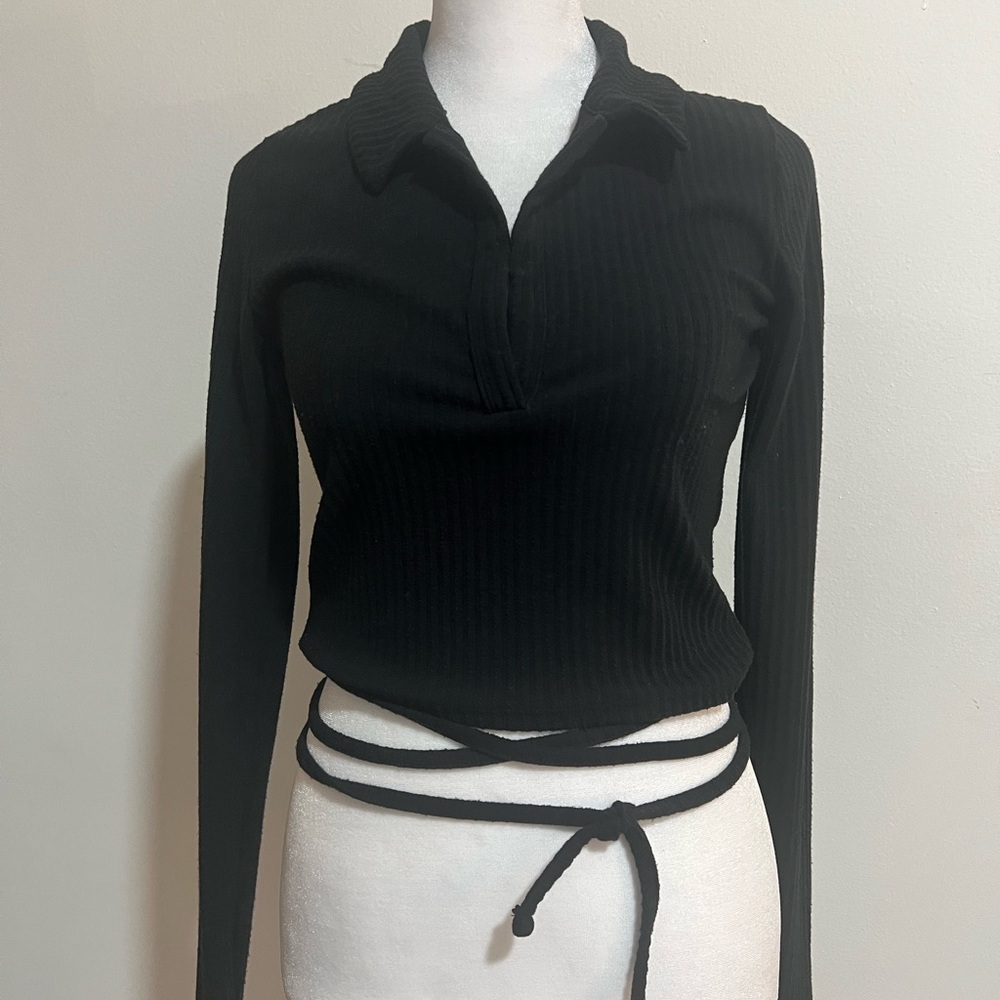 Hollister Black Ribbed Cropped Long Sleeve Top size Medium